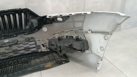 Zderzak przód przedni Skoda Octavia 4 IV 5E3 19-23 /+ podłoga + halogeny