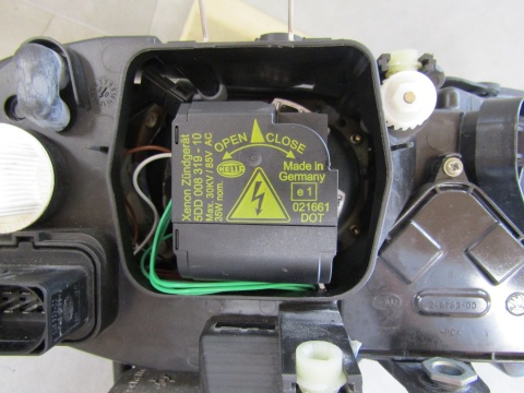 LAMPA PRZÓD SKODA SUPERB I KSENON NIESKRĘTNY LH LEWA 01-06 3U1941009C