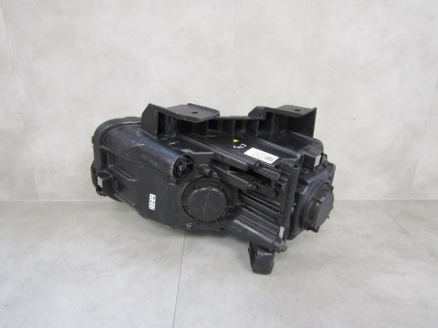 LAMPA PRZÓD HYUNDAI KONA I 1 ZWYKŁA SOCZEWKA RH PRAWA 17-20 92102J9000