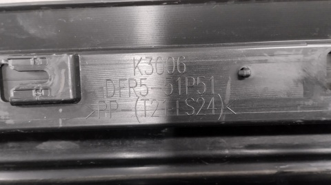 Listwa progowa lewa Mazda CX30 CX-30 19- K3006