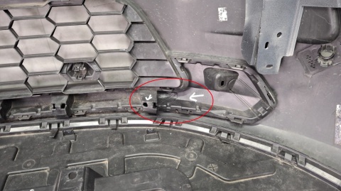 Zderzak przód przedni Jeep Avenger 23-
