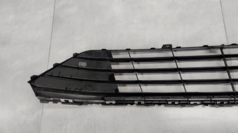 KRATKA ZDERZAKA ŚRODKOWA CHROM VW PASSAT B8 GTE 14-19 OEM 3G0853677B