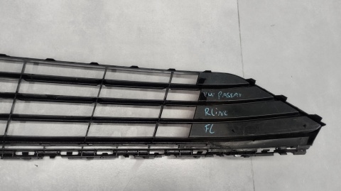 KRATKA ZDERZAKA ŚRODKOWA CHROM VW PASSAT B8 GTE 14-19 OEM 3G0853677B