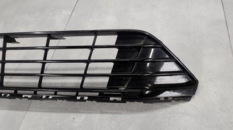 KRATKA ZDERZAKA ŚRODKOWA CHROM VW PASSAT B8 GTE 14-19 OEM 3G0853677B