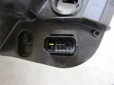 LAMPA PRZÓD TOYOTA PROACE 2 II KSENON NIESKRĘTNY 16-23 LH 9808589980-00