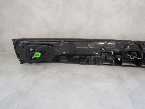 LAMPA TYLNA KLAPY BAGAŻNIKA BLENDA VW TOUAREG III LIFT 23- 760945307E