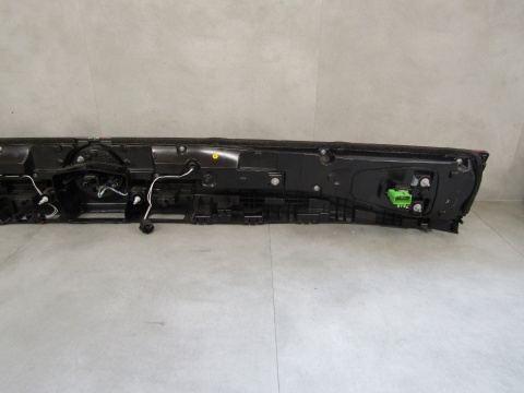 LAMPA TYLNA KLAPY BAGAŻNIKA BLENDA VW TOUAREG III LIFT 23- 760945307E