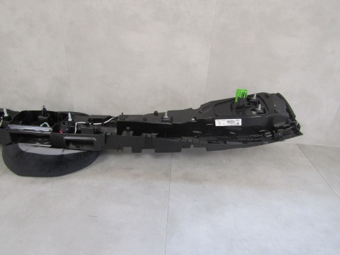 LAMPA TYLNA KLAPY BAGAŻNIKA BLENDA VW TOUAREG III LIFT 23- 760945307E