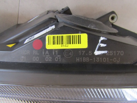 LAMPA PRZÓD FORD FIESTA MK8 17-21 ZWYKŁA SOCZEWKA Z LED LH LEWA H1BB-13101-CJ
