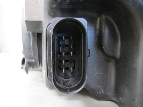 LAMPA PRZÓD VOLKSWAGEN POLO V 6R ZWYKŁA RH PRAWA 6R1941016E