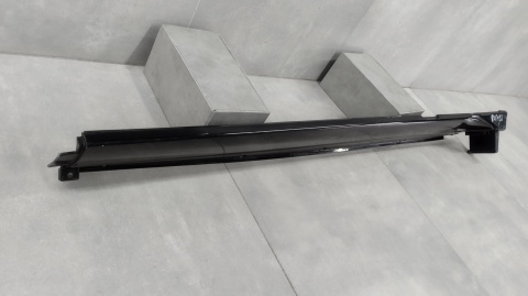 Listwa progowa lewa Mitsubshi Pajero 3 III 03-06 5D V60 V70