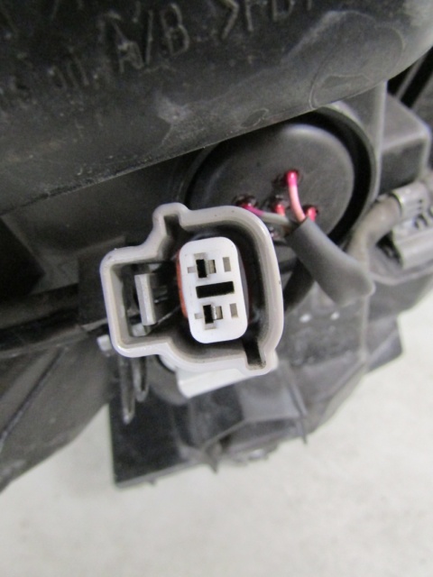LAMPA PRZÓD TOYOTA LAND CRUISER J150 LIFT LED 18-22 LH LEWA