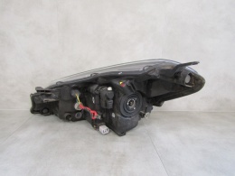 LAMPA PRZÓD TOYOTA YARIS 3 III LIFT ZWYKŁA SOCZEWKA 14-17 RH PRAWA