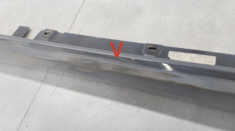 Listwa progowa prawa BMW 1 F40 2 F44 19- próg