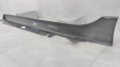 Listwa progowa prawa BMW 1 F40 2 F44 19- próg