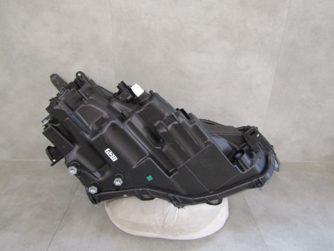 LAMPA PRZÓD LEXUS LBX FULL LED LH LEWA 23- KOITO 52-360