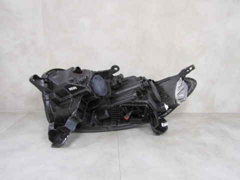 LAMPA PRZÓD RENAULT KADJAR ZWYKŁA SOCZEWKA + LED 15-18 RH HELLA 011.770-86