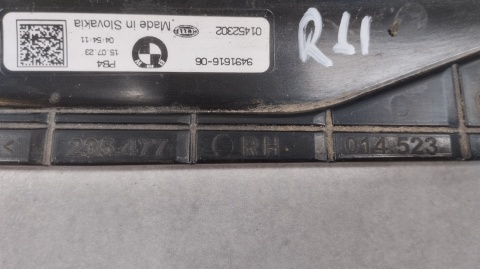 Slizg mocowanie Lampki progu RH prawy listwy progowej BMW G22 G23 G24