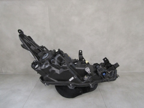LAMPA PRZÓD TOYOTA COROLLA E21 SEDAN ZWYKŁA SOCZEWKA LH 18- 8115002T3100