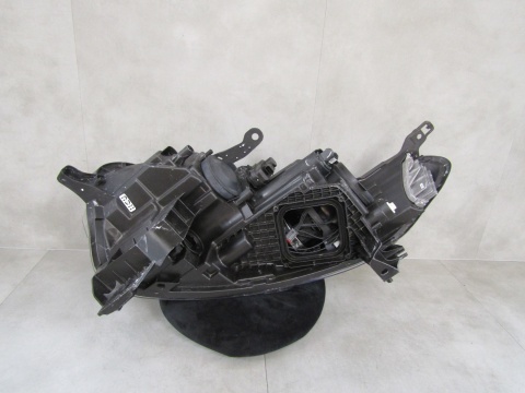 LAMPA PRZÓD RENAULT KADJAR ZWYKŁA SOCZEWKA + LED 15-18 RH 260104607R