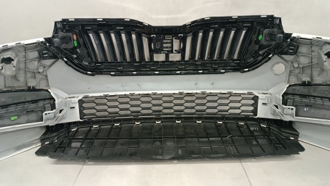 Zderzak przód przedni Skoda Scala 657 19-22 /+ osłana