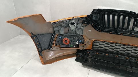 Zderzak przód przedni Skoda Scala 657 19-22 /+ Halogeny + osłona
