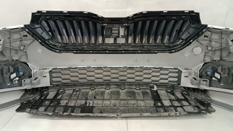 Zderzak przód przedni Skoda Scala 657 19-22 /+ Halogeny + osłona