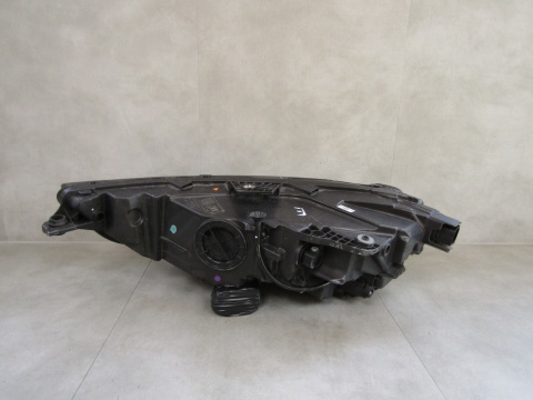 LAMPA PRZÓD AUDI A3 8Y0 LED 20- RH PRAWA 8Y0941012