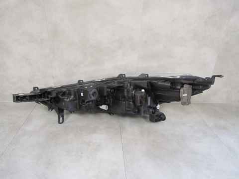 LAMPA PRZÓD TOYOTA COROLLA CROSS FULL LED 20- RH PRAWA HASCO 16-184