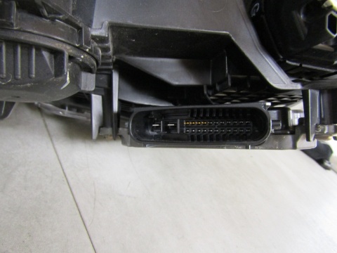LAMPA PRZÓD SUZUKI ACROSS LED 20- LH LEWA W6187