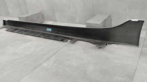 Listwa progowa prawa BMW 1 F40 2 F44 19- próg