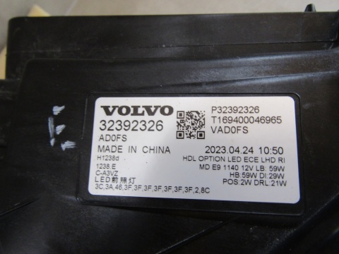 LAMPA PRZÓD VOLVO XC40 LIFT FULL LED PIXEL 22- RH PRAWA 32392326