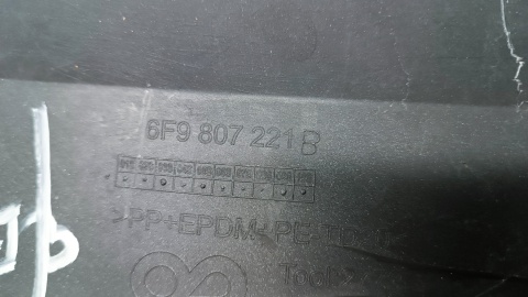 Zderzak przód przedni Seat Arona 6F9 17-20