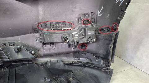 Zderzak przód przedni Tesla MODEL Y 20- / + osłona + 2 LEDy