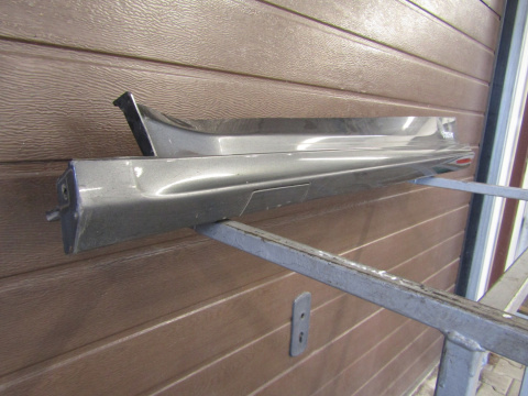 Listwa progowa lewa FORD COURIER Sport Van LIFT 18