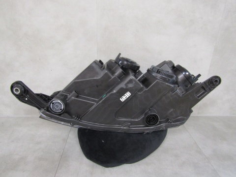 LAMPA PRZÓD SKODA RAPID ZWYKŁA 12-16 VALEO RH PRAWA 90037388