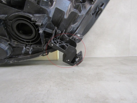 LAMPA PRZÓD HONDA CRV CR-V KSENON LIFT 14-18 RH W2582