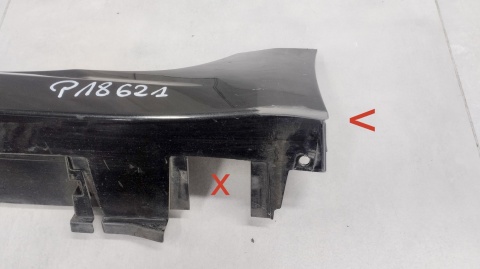 Listwa progowa lewa Toyota Corolla XII sedan E21