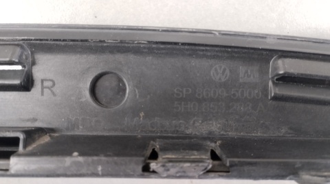 Listwa progowa prawa VW Golf 8 5H0 R Line HB 19-