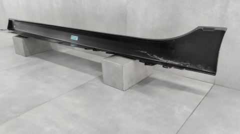 Listwa progowa prawa BMW 1 F40 2 F44 19- próg