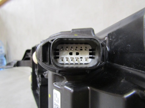 LAMPA PRZÓD VOLKSWAGEN TRANSPORTER T7 24- LOW LED RH PRAWA S741-13E014-AD