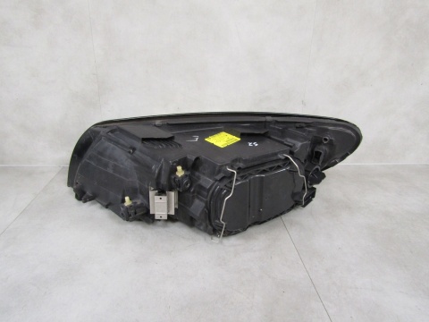 LAMPA PRZÓD VOLVO C30 ZWYKŁA SOCZEWKA 06-09 RH PRAWA 31214538
