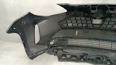 Zderzak przód przedni Toyota Yaris Cross 21-