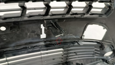 Zderzak przód przedni Toyota Yaris Cross 21-