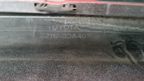 Zderzak przód przedni Toyota Yaris 3 III Lift /+ halogeny 17-19