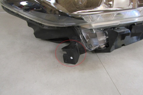 LAMPA PRZÓD NISSAN X-TRAIL T32 LED RH PRAWA 13-17