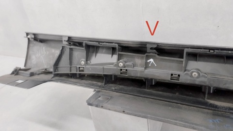 Listwa progowa lewa Infiniti Q30 QX30 76851 5DA1A