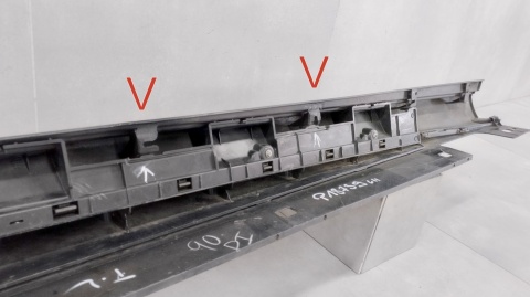 Listwa progowa lewa Infiniti Q30 QX30 76851 5DA1A