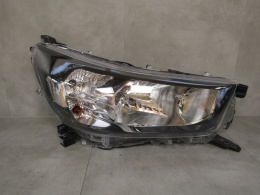 LAMPA PRZÓD TOYOTA HILUX 8 VIII LIFT ZWYKŁA 20- RH