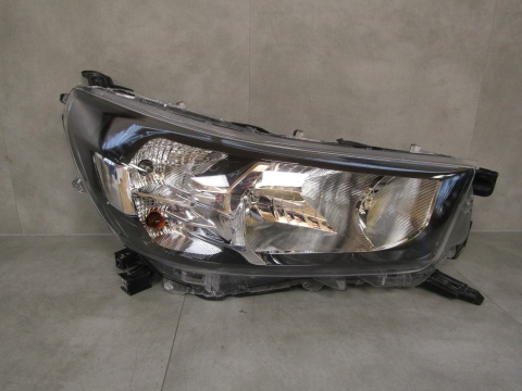 LAMPA PRZÓD TOYOTA HILUX 8 VIII LIFT ZWYKŁA 20- RH